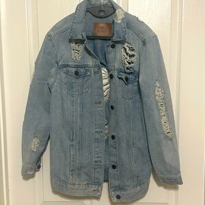 Slightly worn Distressed Light Jean Jacket Size Small